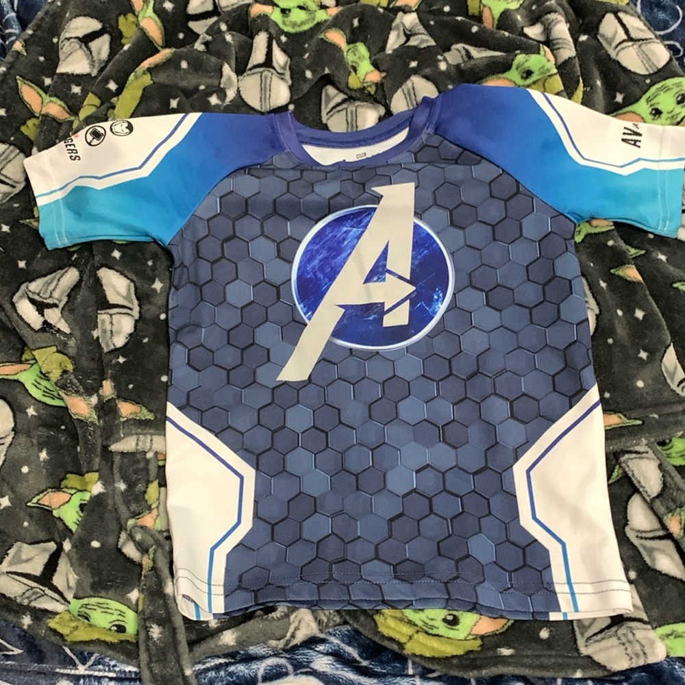 Boy AVENGERS shirt